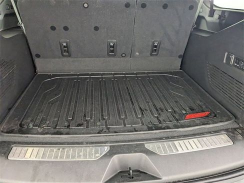 Used 2021 GMC Yukon XL Denali image 33