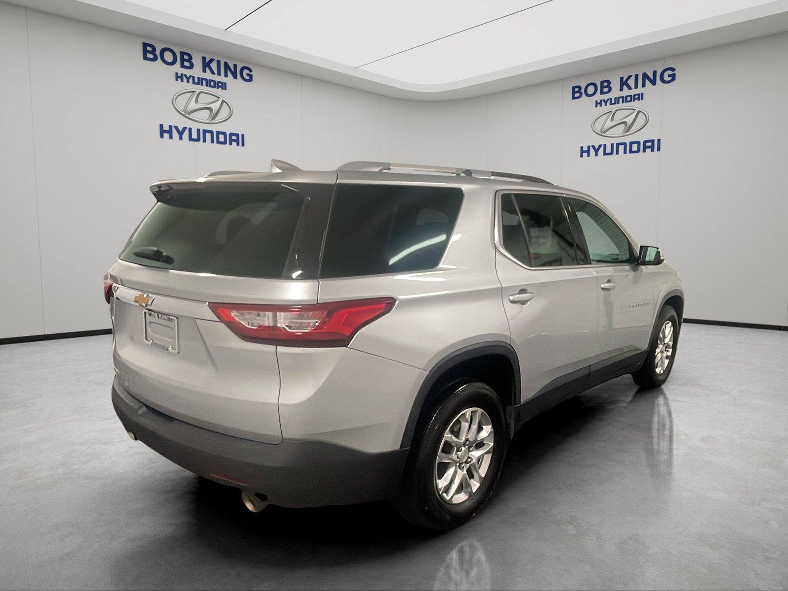 Used 2018 Chevrolet Traverse LT FWD image 5