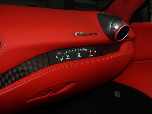 Used 2021 Ferrari F8 Tributo RWD image 16