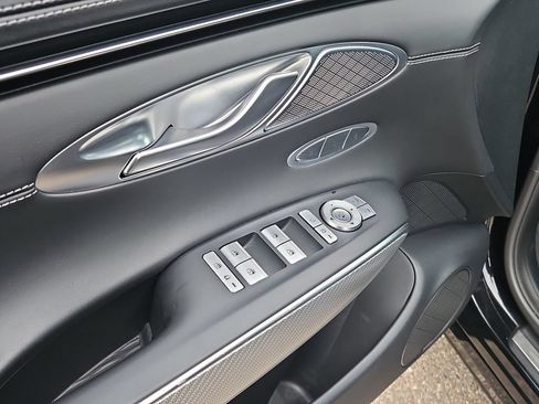 Used 2022 Genesis GV70 2.5T w/ Sport Prestige Package AWD/4WD image 18