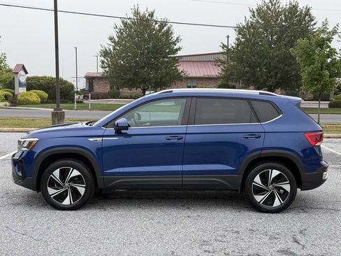 Used 2023 Volkswagen Taos SE image 5