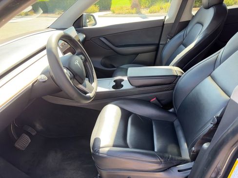 Used 2022 Tesla Model Y Long Range image 8