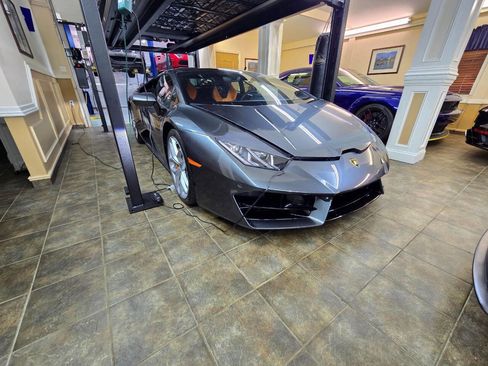 Used 2018 Lamborghini Huracan LP 580-2 image 8