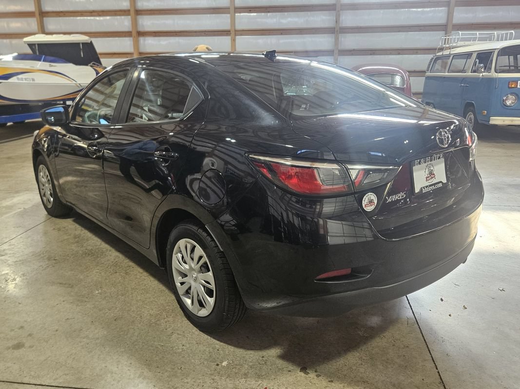 Used 2019 Toyota Yaris L FWD image 7