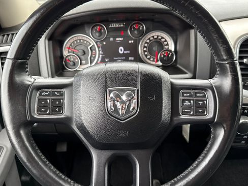 Used 2019 RAM 1500 Classic SLT w/ Luxury Group image 27