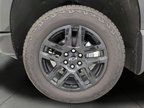 Used 2026 Chevrolet Silverado 1500 LT Trail Boss w/ Convenience Package II AWD/4WD image 3