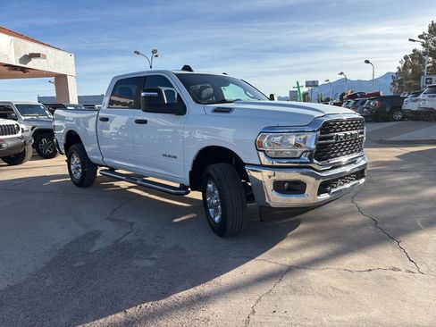 Certified 2024 RAM 2500 Big Horn AWD/4WD image 3