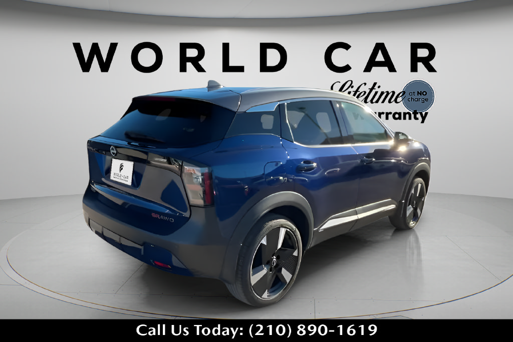 Used 2025 Nissan Kicks SR AWD/4WD image 3