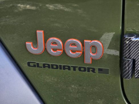 Used 2023 Jeep Gladiator Mojave w/ LED Lighting Group AWD/4WD image 13