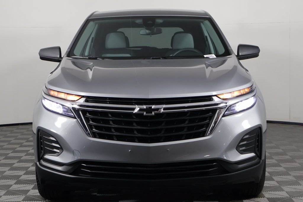 Used 2023 Chevrolet Equinox LS FWD image 2
