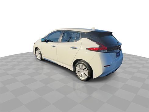 Used 2023 Nissan Leaf S image 6