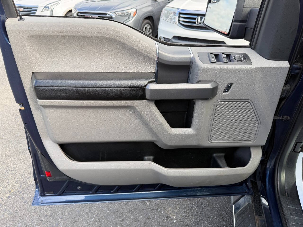Used 2015 Ford F150 XLT w/ Equipment Group 302A Luxury AWD/4WD image 17