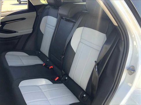 Used 2025 Land Rover Range Rover Evoque Dynamic SE image 19
