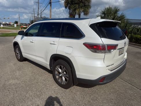 Used 2014 Toyota Highlander XLE FWD image 5