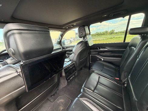 Used 2022 Jeep Wagoneer Series I w/ Convenience Group I AWD/4WD image 22