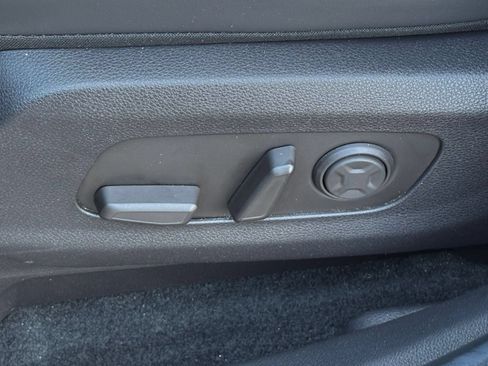 Used 2026 Kia Carnival FWD image 23