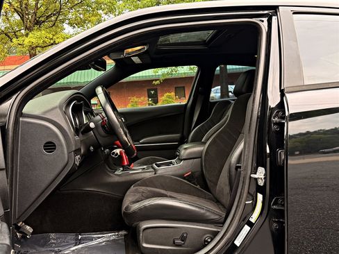 Used 2015 Dodge Charger SRT w/ Technology Group RWD image 9