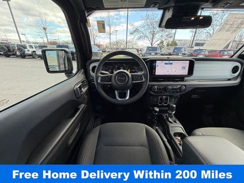 Certified 2025 Jeep Wrangler Unlimited Sahara w/ Safety Group image 18