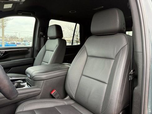 Used 2025 Chevrolet Tahoe Z71 w/ Comfort Package image 16