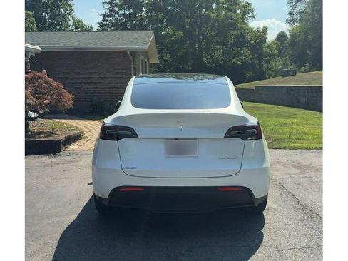 Used 2023 Tesla Model Y Long Range AWD/4WD image 4