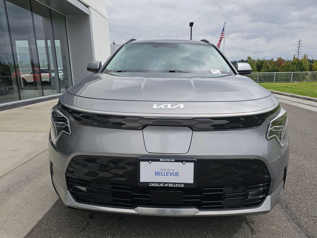 Used 2023 Kia Niro Wave w/ Wave Preserve Package FWD image 2