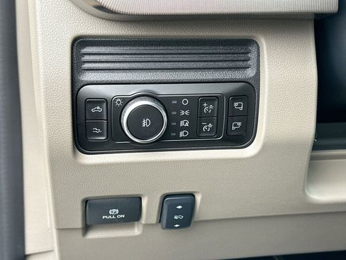 New 2026 Ford F450 Platinum w/ Platinum Plus Package image 18