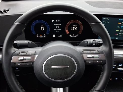 Used 2025 Hyundai Kona SEL image 18