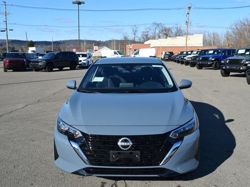 New 2025 Nissan Sentra SV image 3