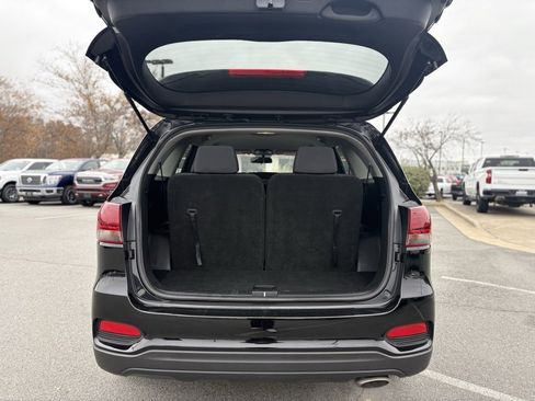 Used 2019 Kia Sorento LX image 7