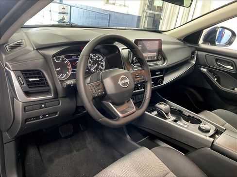 Used 2025 Nissan Rogue SV AWD/4WD image 8