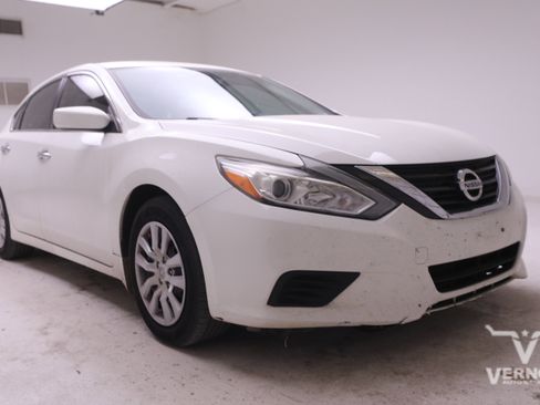 Used 2017 Nissan Altima 2.5 S w/ Power Driver Seat Package image 6