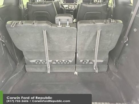 Used 2024 Chrysler Pacifica Select image 22