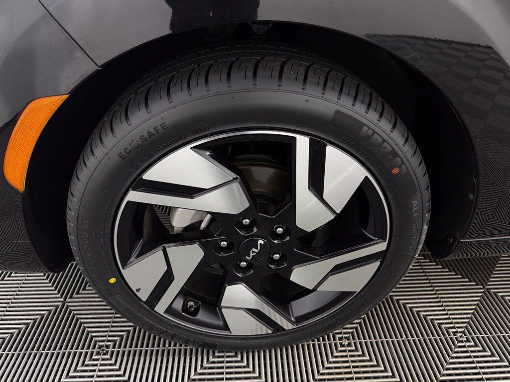 Used 2024 Kia Soul GT-Line w/ Option Group 020 FWD image 12