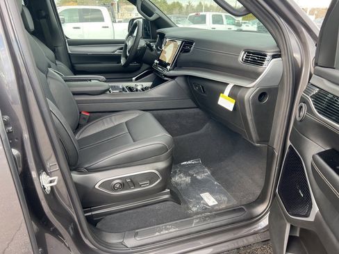 New 2026 Jeep Grand Wagoneer Limited image 11