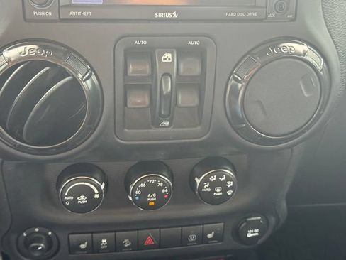 Used 2018 Jeep Wrangler Unlimited Rubicon AWD/4WD image 31