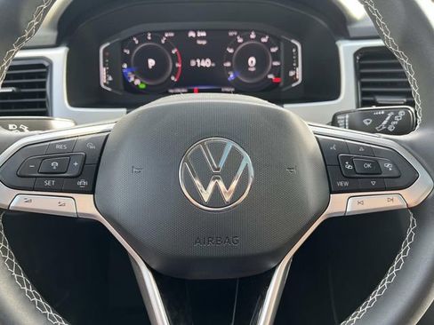 Used 2023 Volkswagen Atlas SE w/ Panoramic Sunroof Package image 14