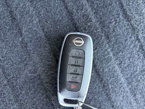 Used 2025 Nissan Rogue SV FWD image 27