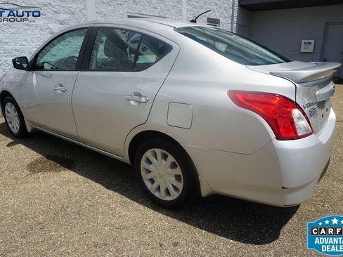 Used 2016 Nissan Versa SV w/ Fog Lights Package FWD image 8