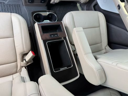 Used 2023 Lincoln Aviator Reserve w/ Equipment Group 201A AWD/4WD image 19