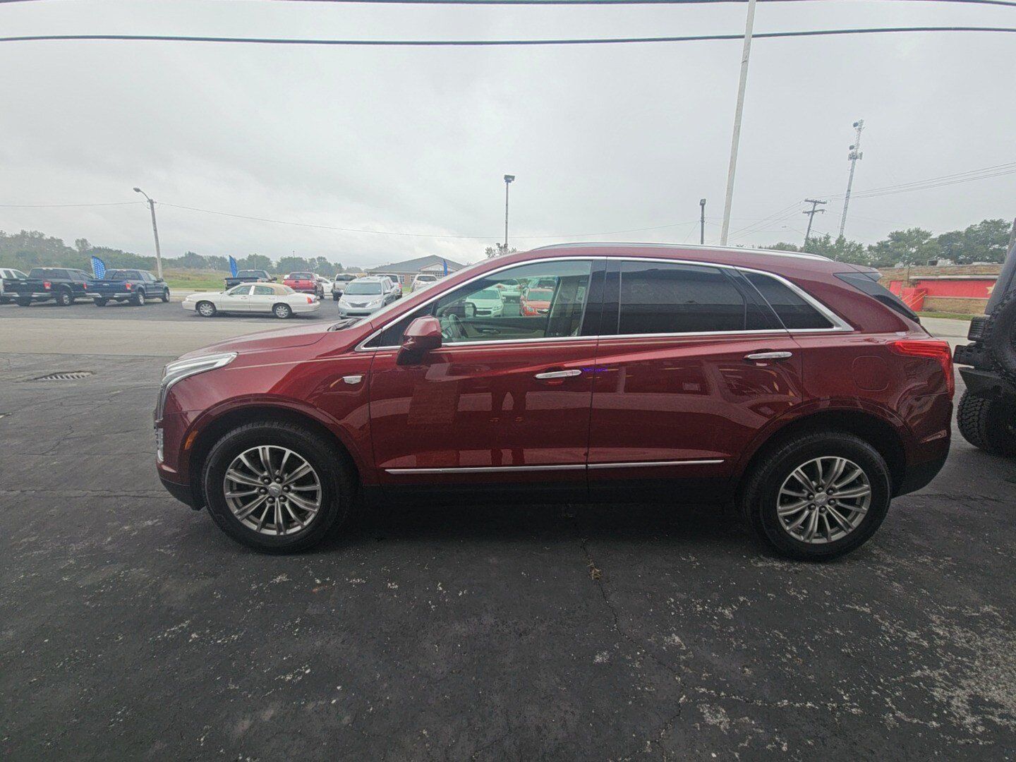 Used 2017 Cadillac XT5 Luxury w/ Driver Awareness Package AWD/4WD image 8