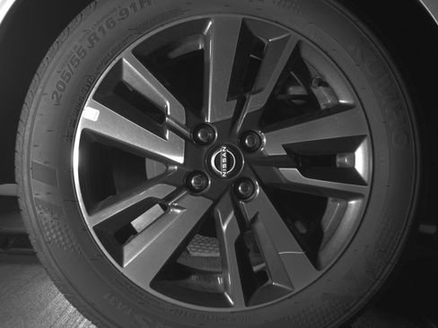 Used 2025 Nissan Versa SV image 15