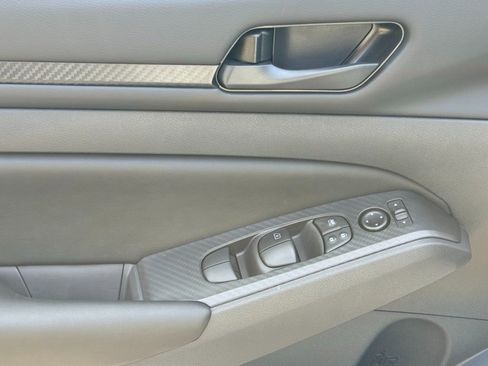 Certified 2025 Nissan Altima 2.5 S image 16