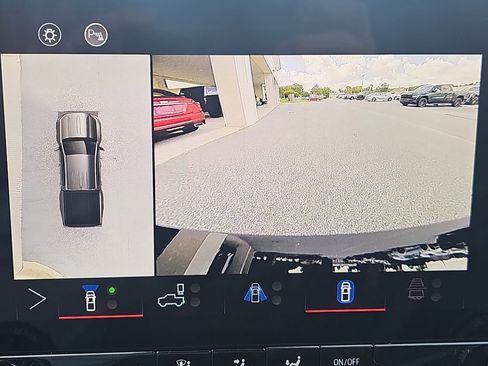 New 2025 GMC Canyon Elevation w/ Convenience Package image 24