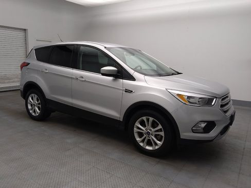 Used 2019 Ford Escape SE FWD image 11