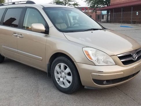 Used 2008 Hyundai Entourage Limited FWD image 1