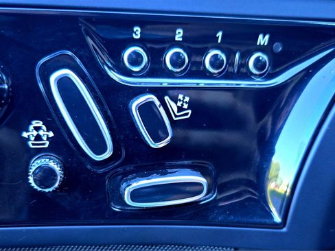 Used 2016 Jaguar F-TYPE R image 20