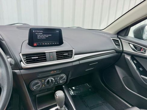 Used 2018 MAZDA MAZDA3 Sport FWD image 21
