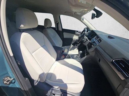 Used 2021 Volkswagen Tiguan SE image 20
