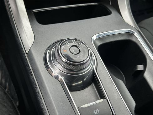 Used 2020 Ford Fusion SE FWD image 18