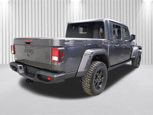 Used 2023 Jeep Gladiator Willys image 3